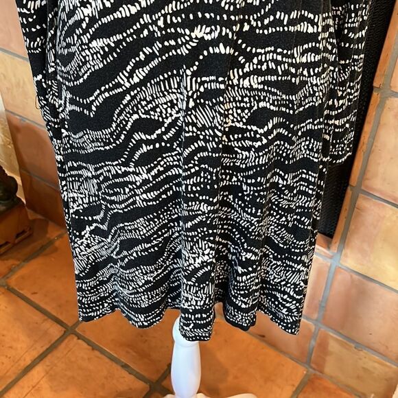 Anthropologie Black and Cream Maeve Stretch Turtleneck Swing Dress, SP! - Picture 3 of 10